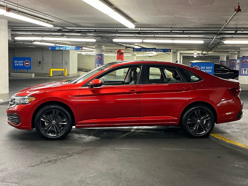 Used 2024 Volkswagen Jetta SE FWD image 32