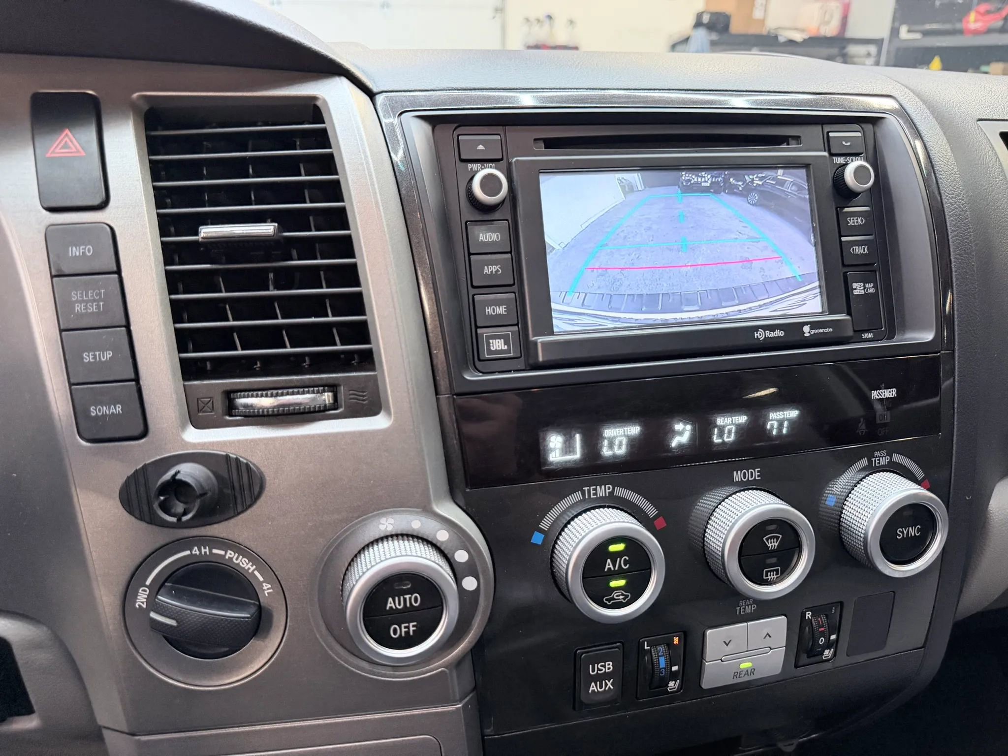 Used 2015 Toyota Sequoia Platinum AWD/4WD image 21