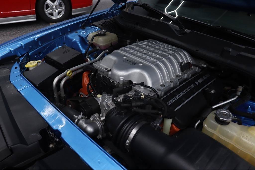 Used 2016 Dodge Challenger SRT Hellcat RWD image 11