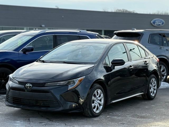 Used 2023 Toyota Corolla LE image 32