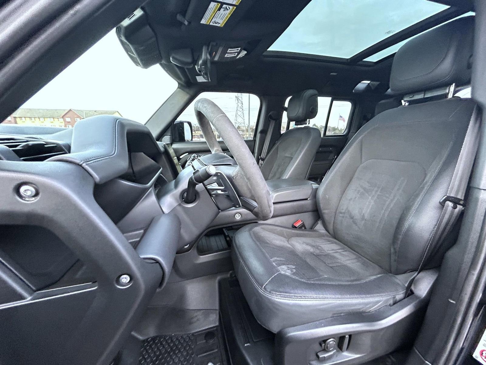 Used 2023 Land Rover Defender 110 V8 image 10