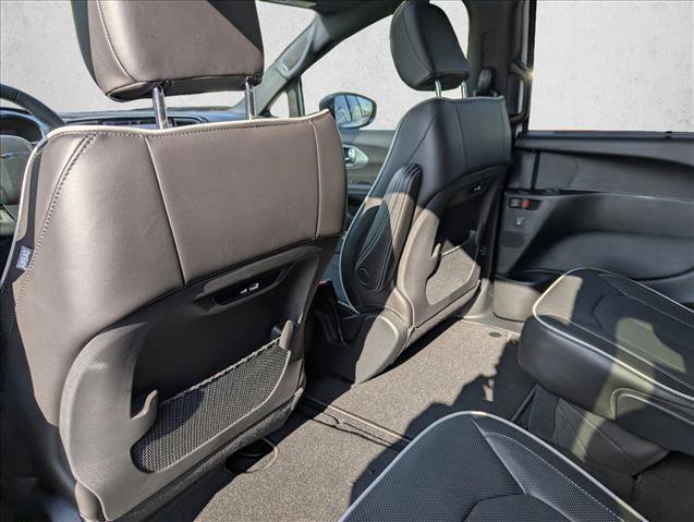 New 2026 Chrysler Pacifica Limited w/ S Appearance Package image 25