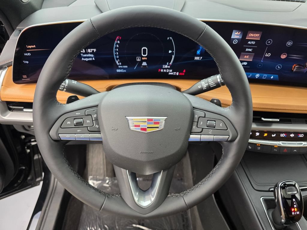 Used 2025 Cadillac XT4 Premium Luxury w/ Technology Package AWD/4WD image 18