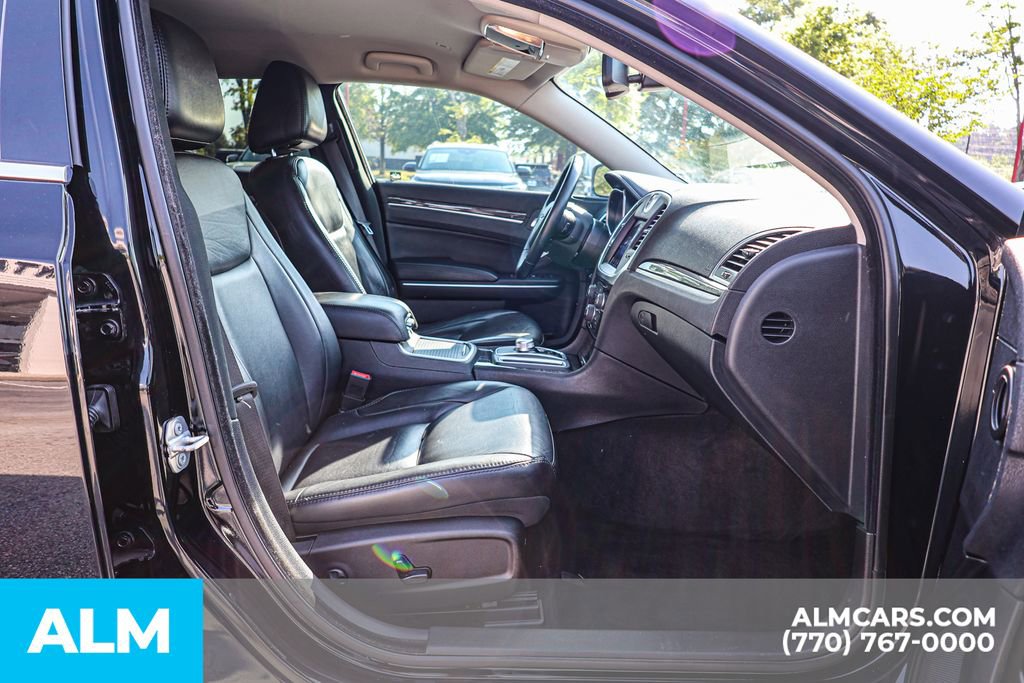 Used 2017 Chrysler 300 Limited RWD image 21