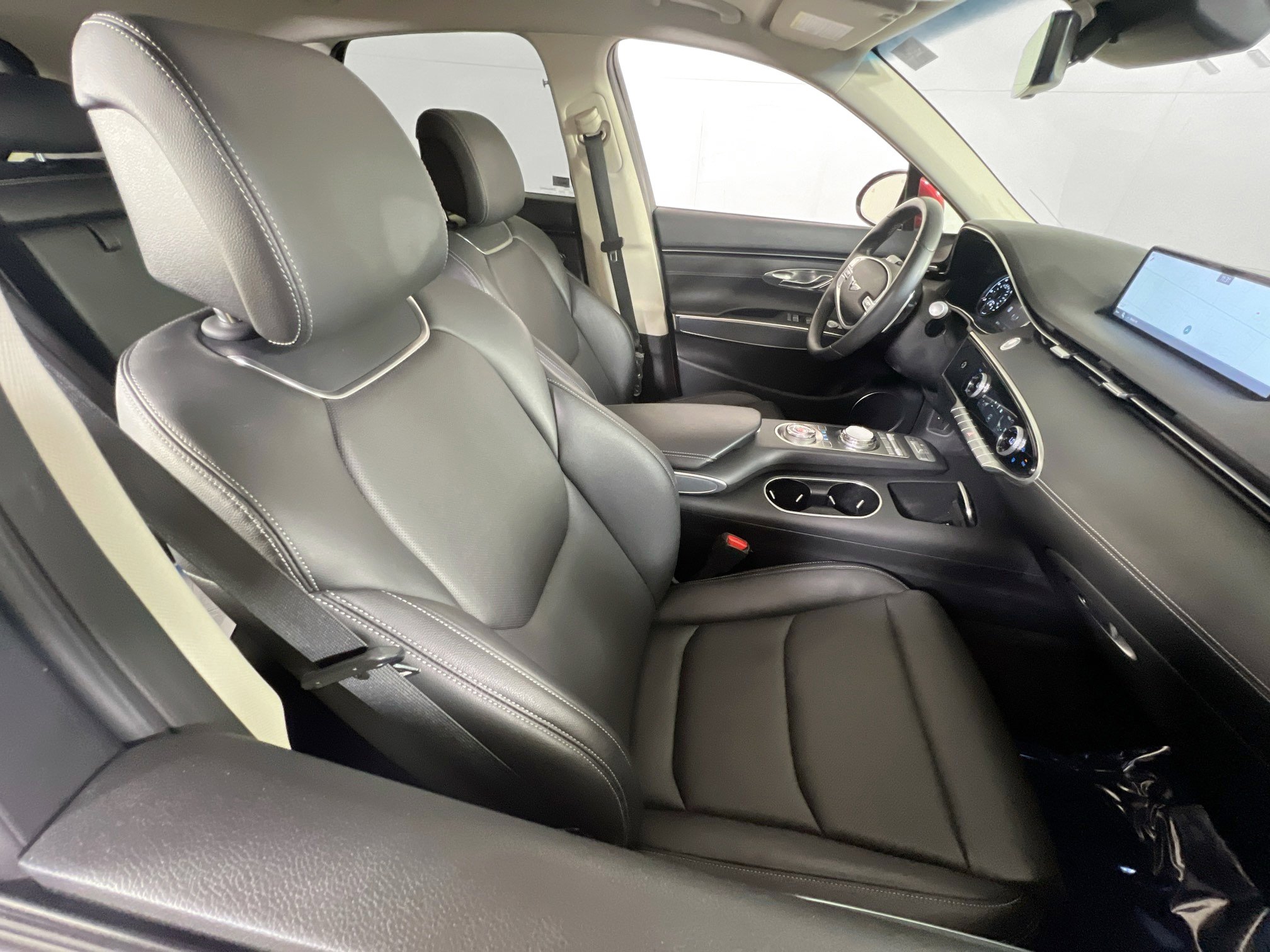 Used 2022 Genesis GV70 2.5T w/ Select Package AWD/4WD image 28