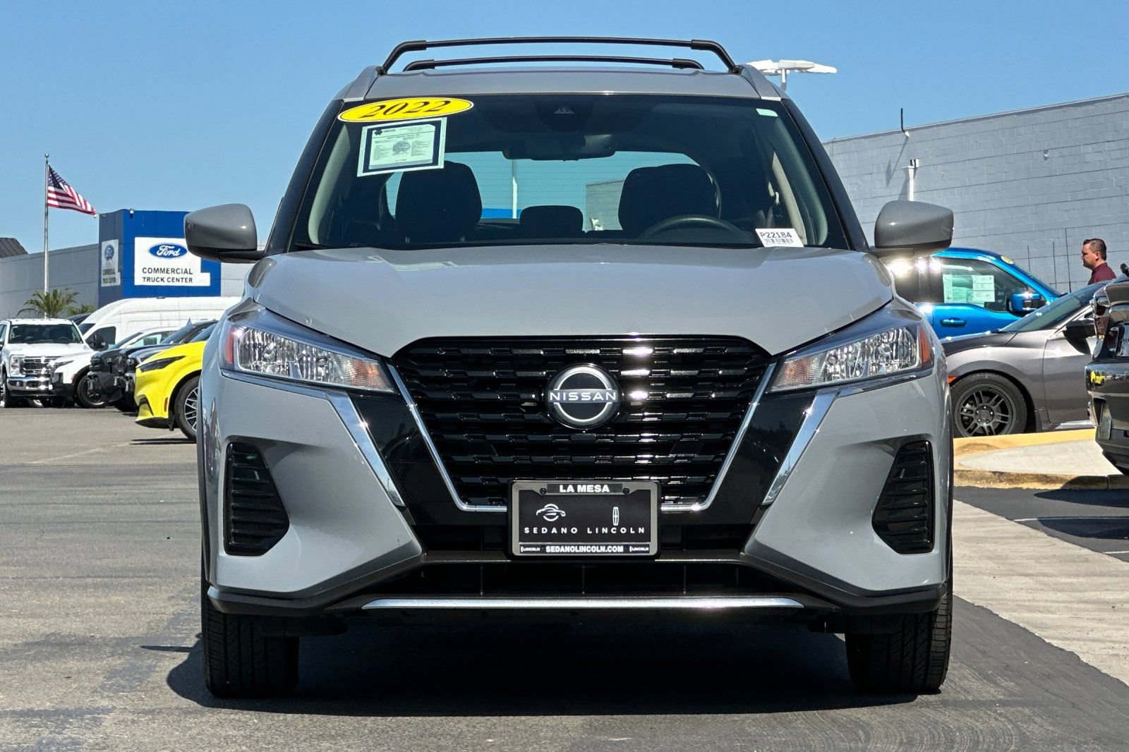 Used 2022 Nissan Kicks SV w/ Interior Electronics Package FWD image 8