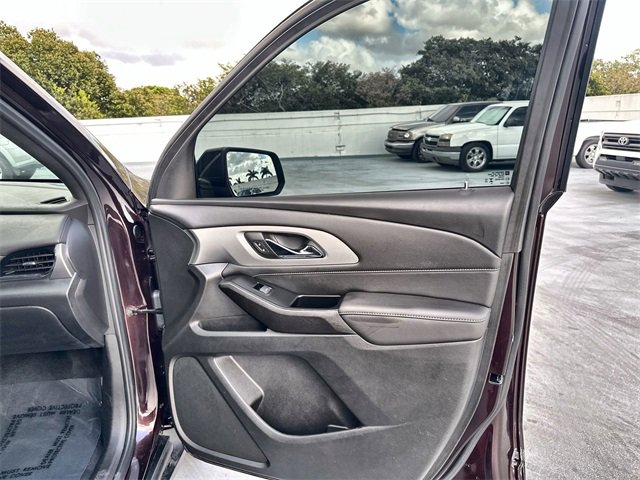 Used 2023 Chevrolet Traverse LT image 29