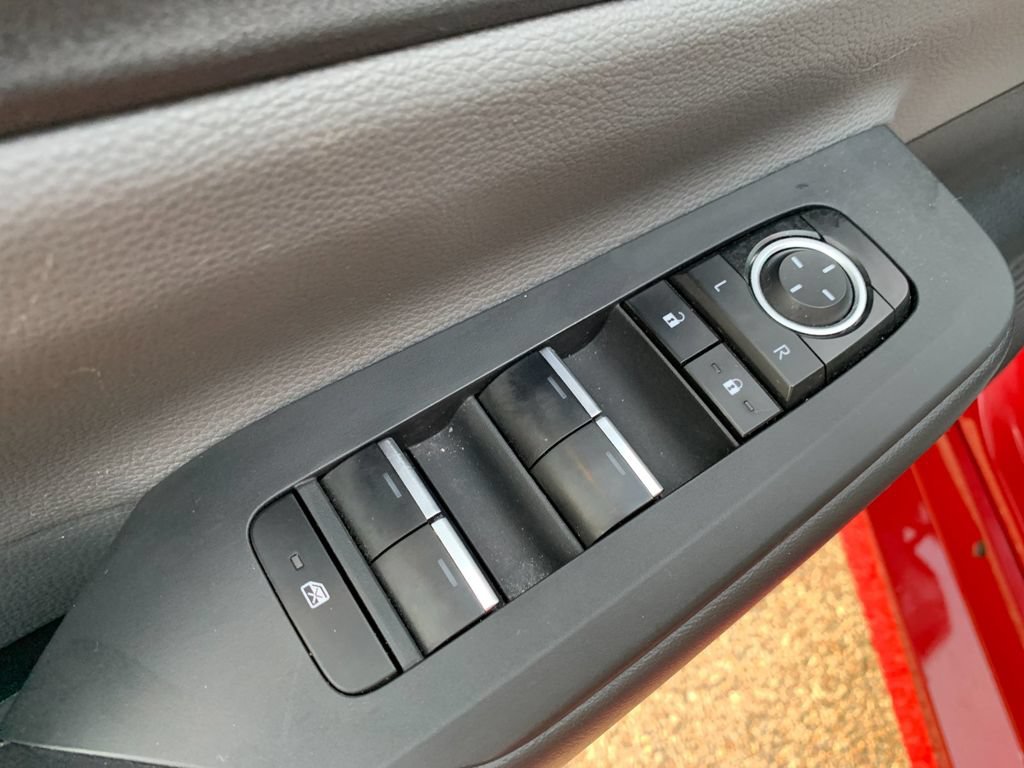 Used 2024 Toyota Prius XLE AWD/4WD image 13