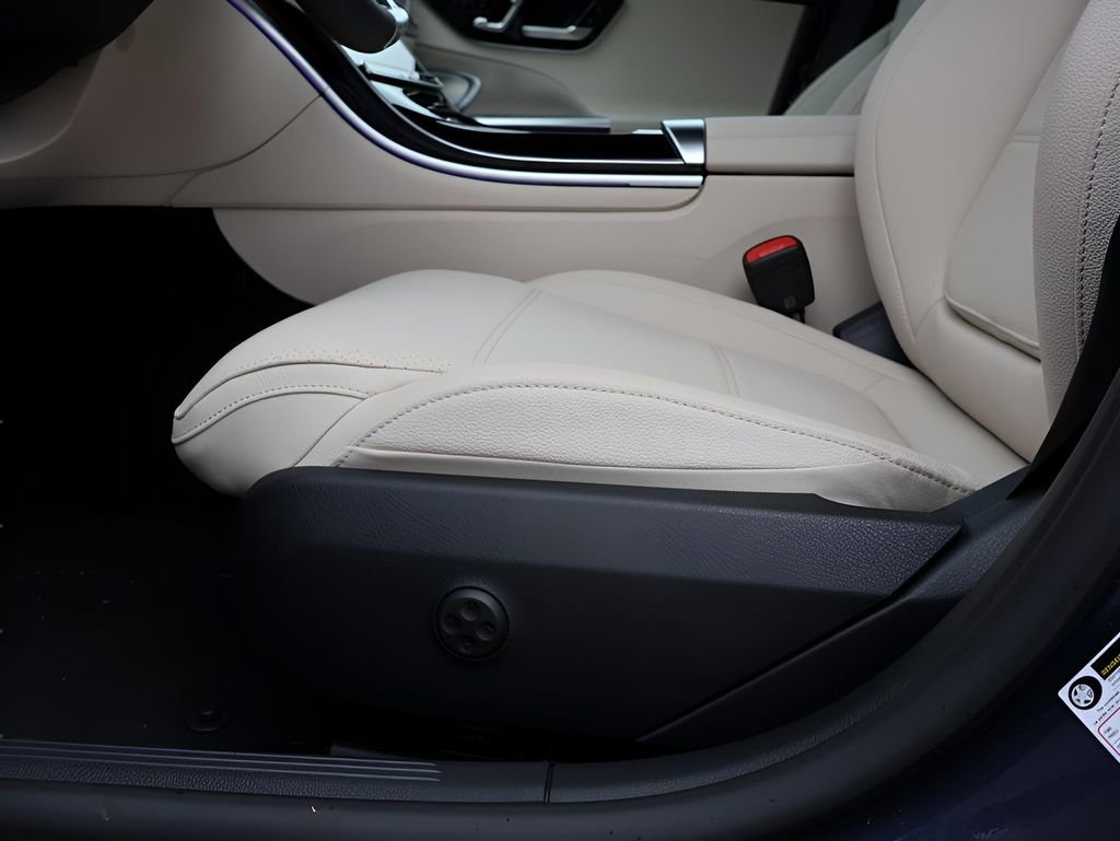 Certified 2025 Mercedes-Benz C 300 4MATIC Sedan image 39
