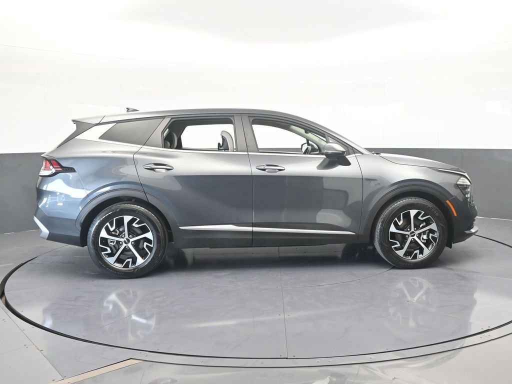 Used 2024 Kia Sportage EX image 7