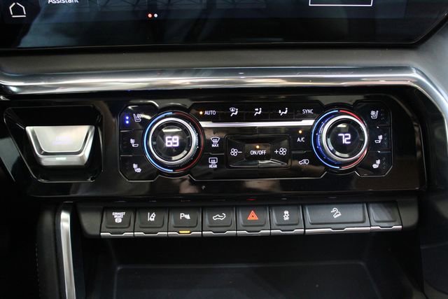 Used 2024 GMC Sierra 2500 Denali Ultimate image 11