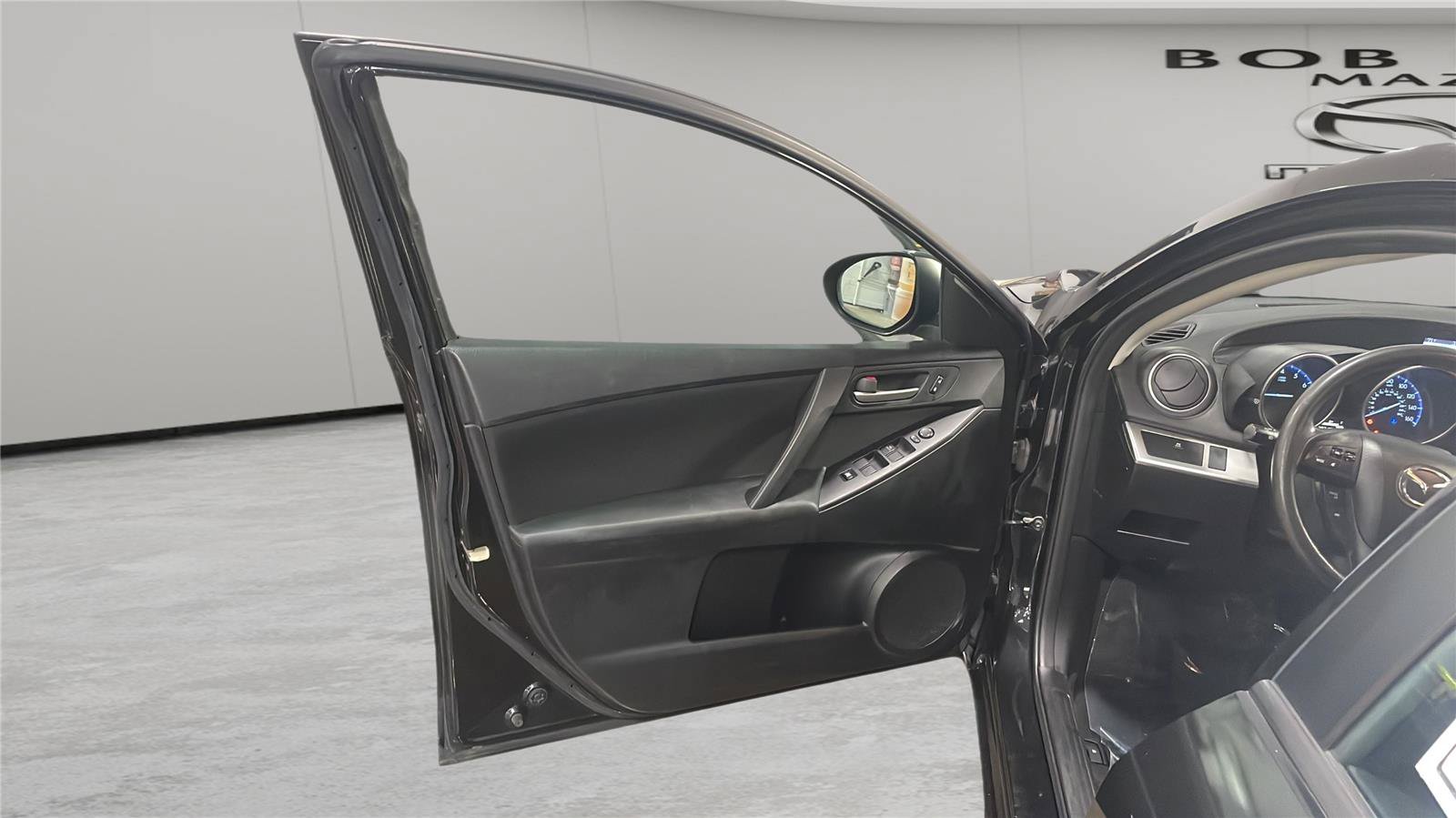Used 2013 MAZDA MAZDA3 i Sport FWD image 23