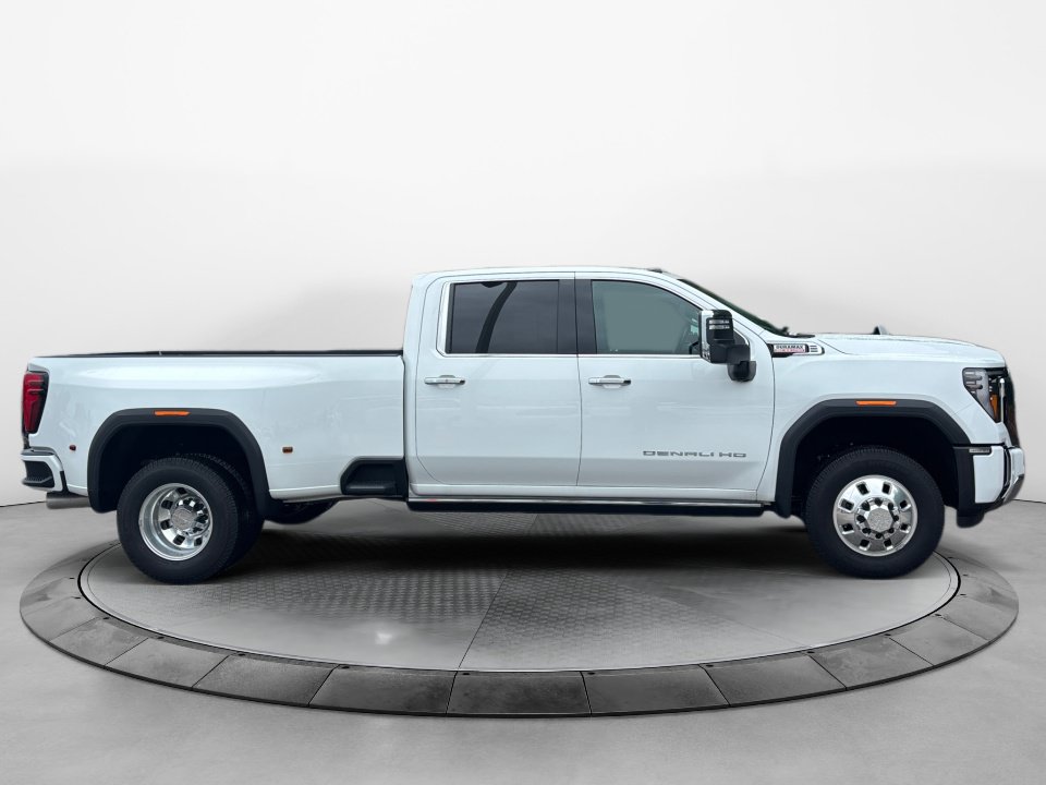 Certified 2025 GMC Sierra 3500 Denali w/ Denali Reserve Package AWD/4WD image 8