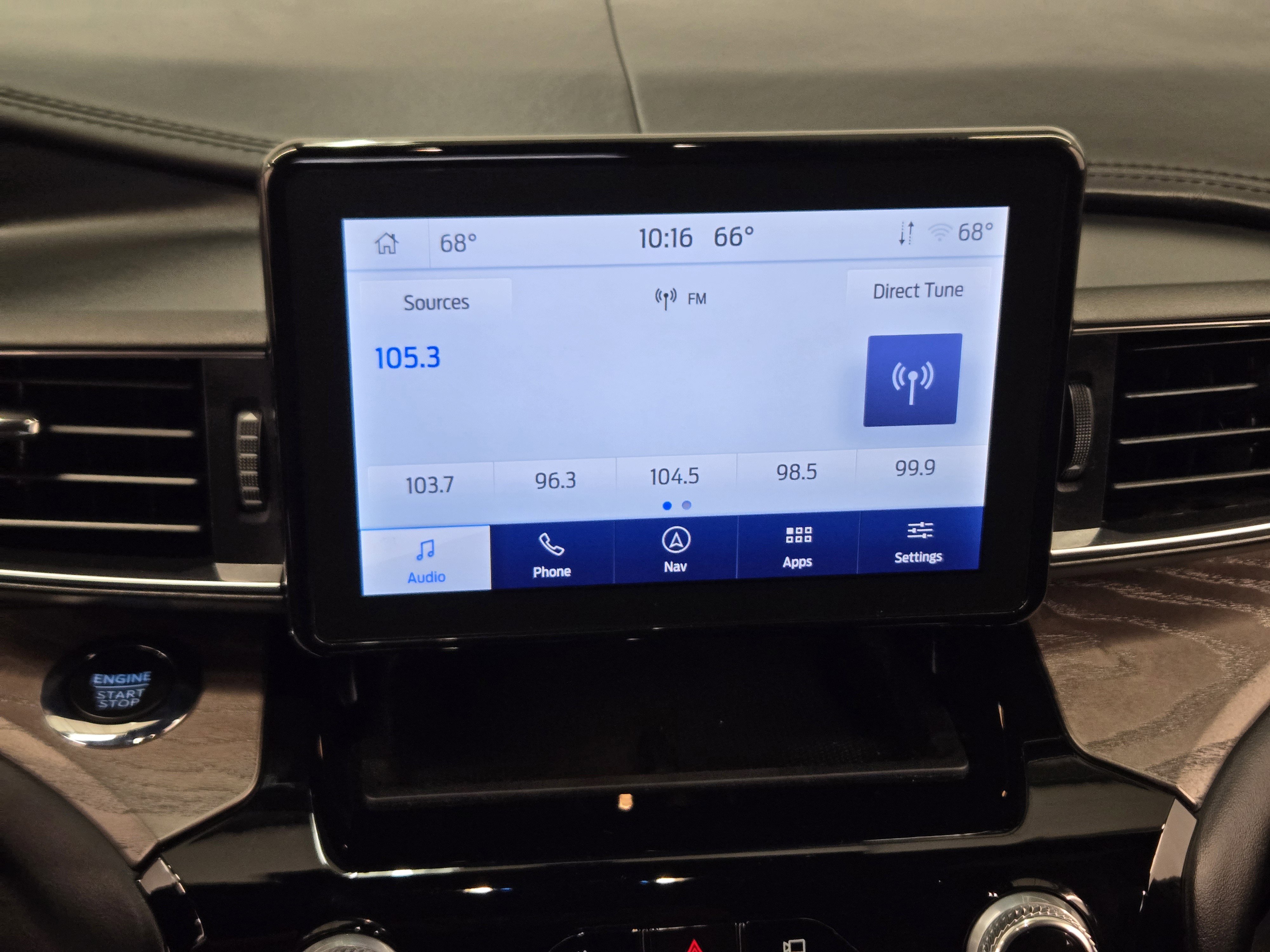 Used 2023 Ford Explorer Platinum AWD/4WD image 15