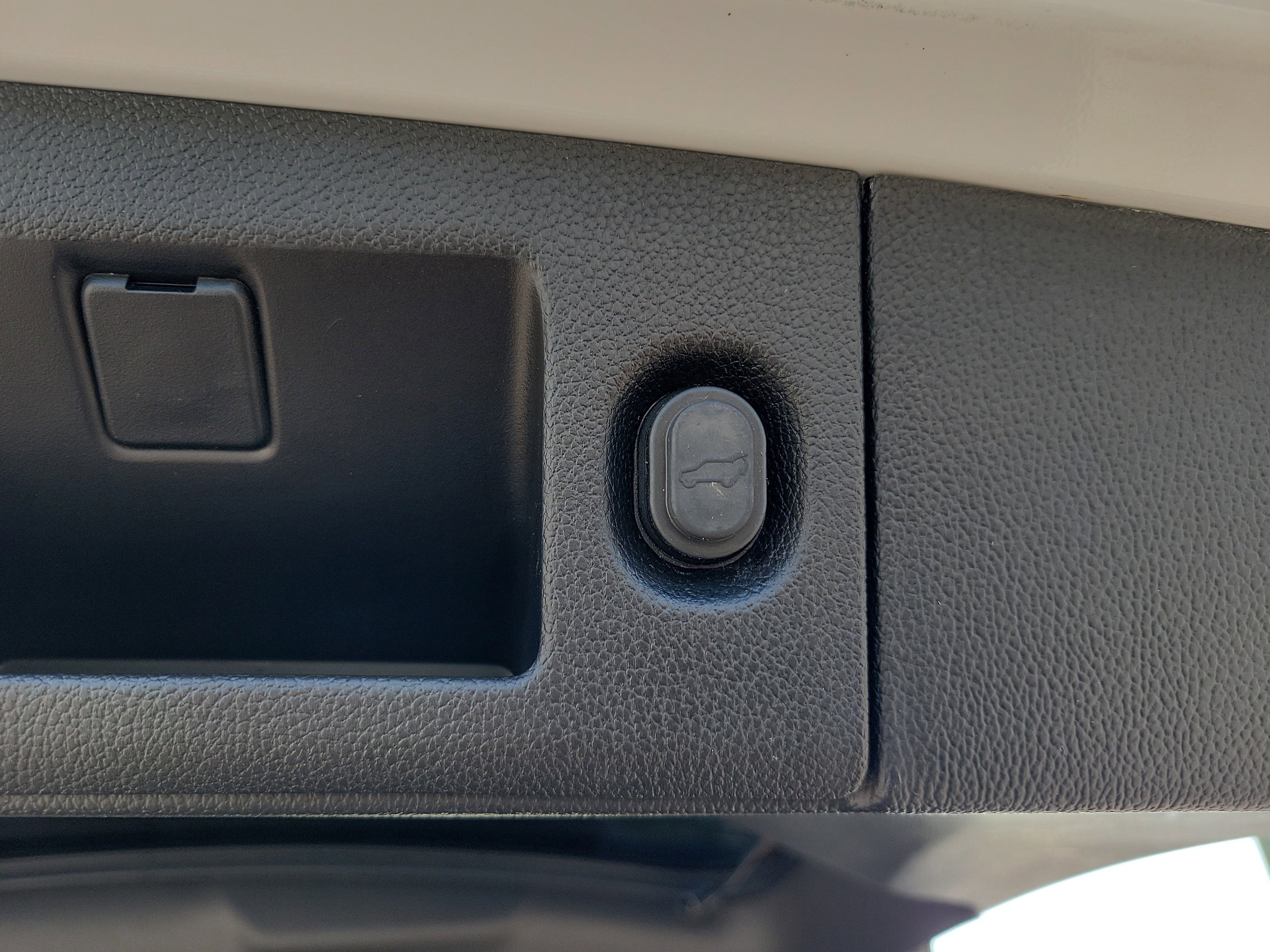 Used 2020 Chevrolet Tahoe LT AWD/4WD image 15