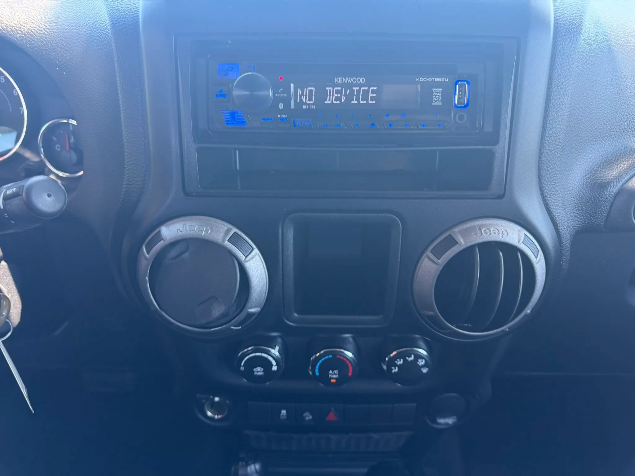 Used 2011 Jeep Wrangler Unlimited Sport AWD/4WD image 17