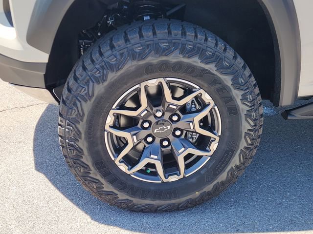 New 2026 Chevrolet Colorado ZR2 w/ Technology Package AWD/4WD image 13