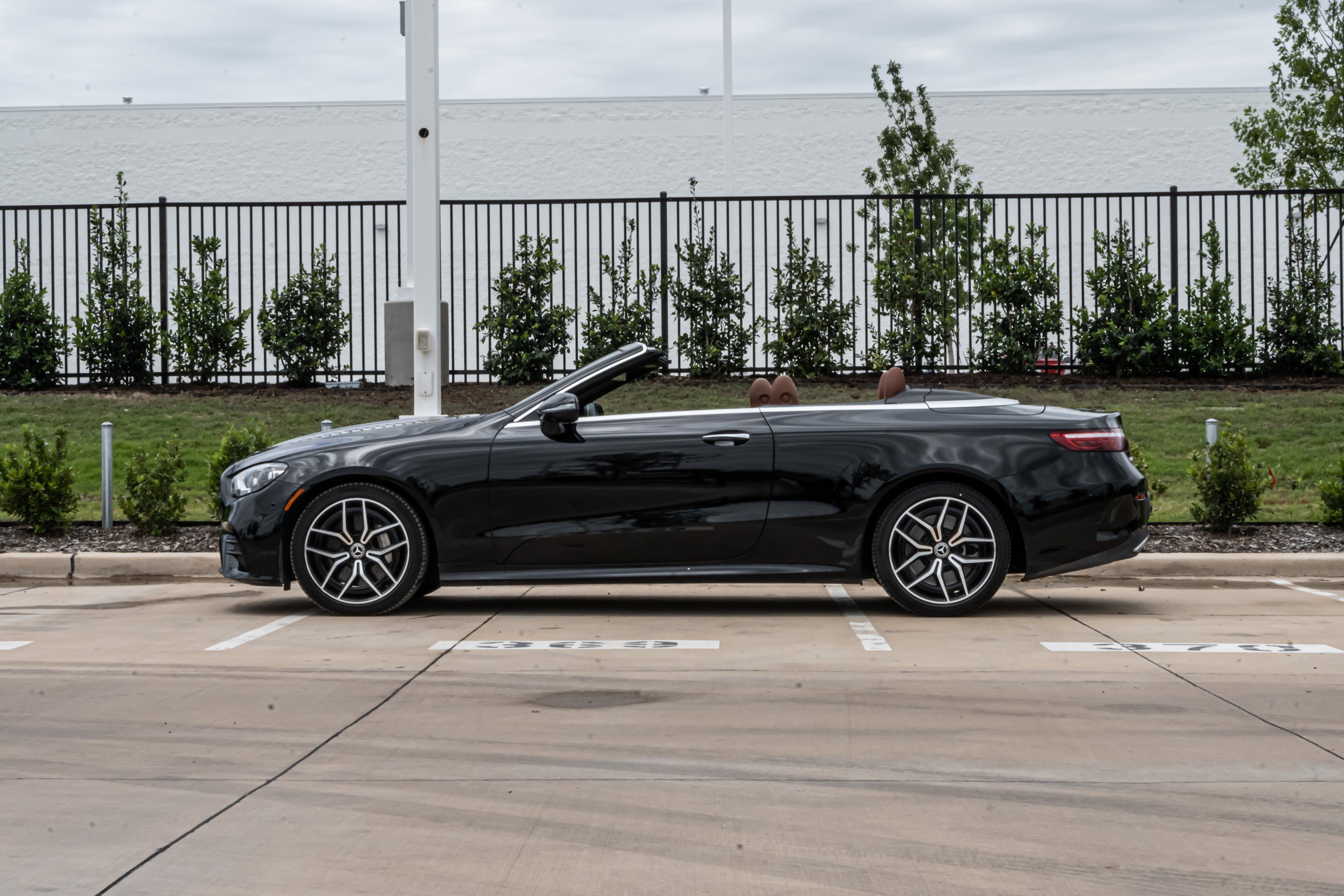 Used 2023 Mercedes-Benz E 450 Cabriolet image 6