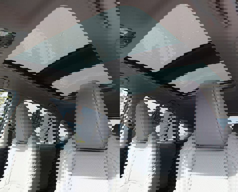 Used 2023 Toyota Venza Limited image 6