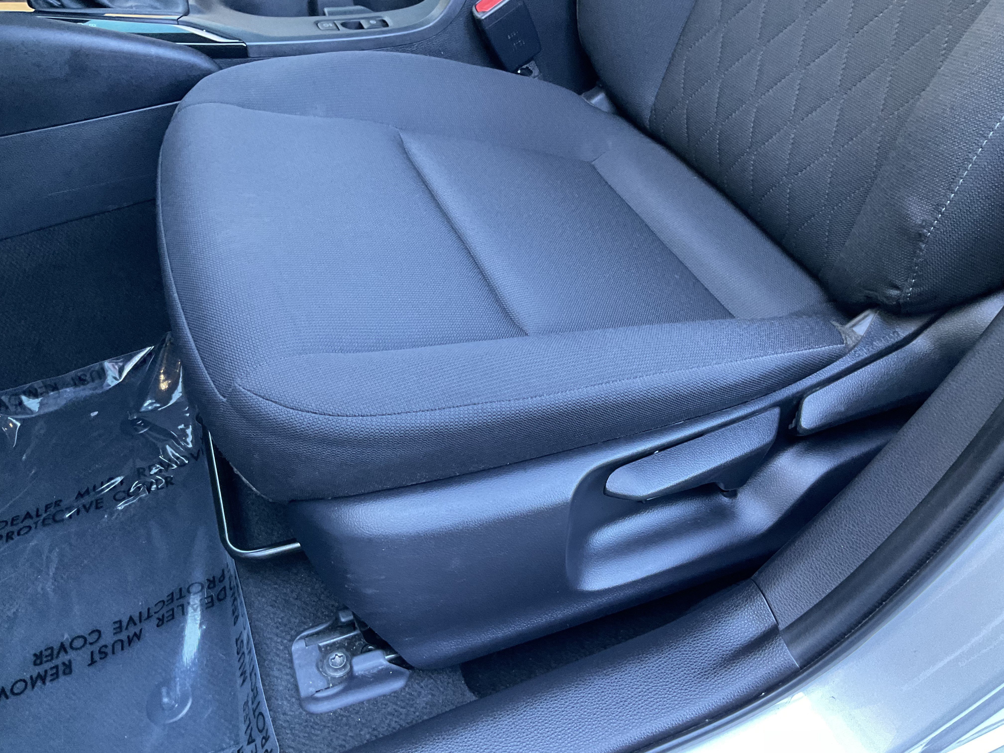 Used 2025 Toyota Corolla LE FWD image 27