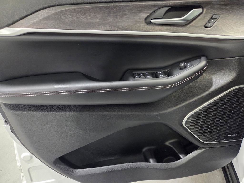 Certified 2023 Jeep Grand Cherokee Limited image 13