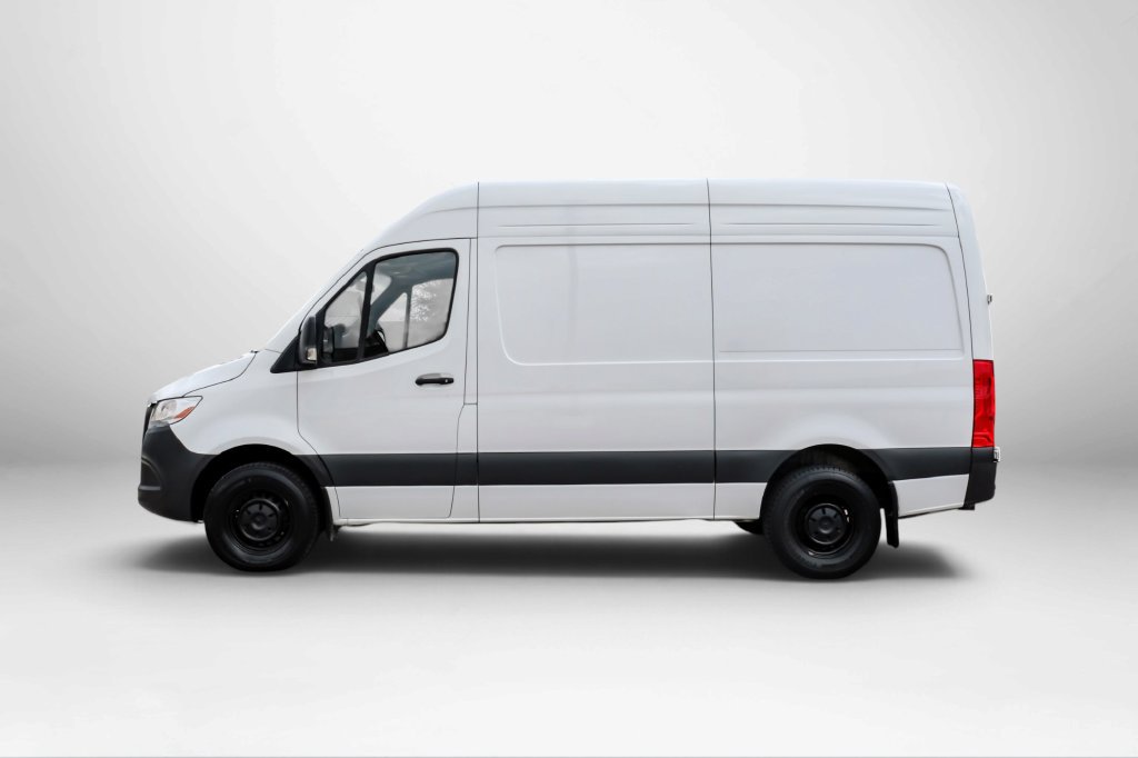 Used 2025 Mercedes-Benz Sprinter 2500 image 9