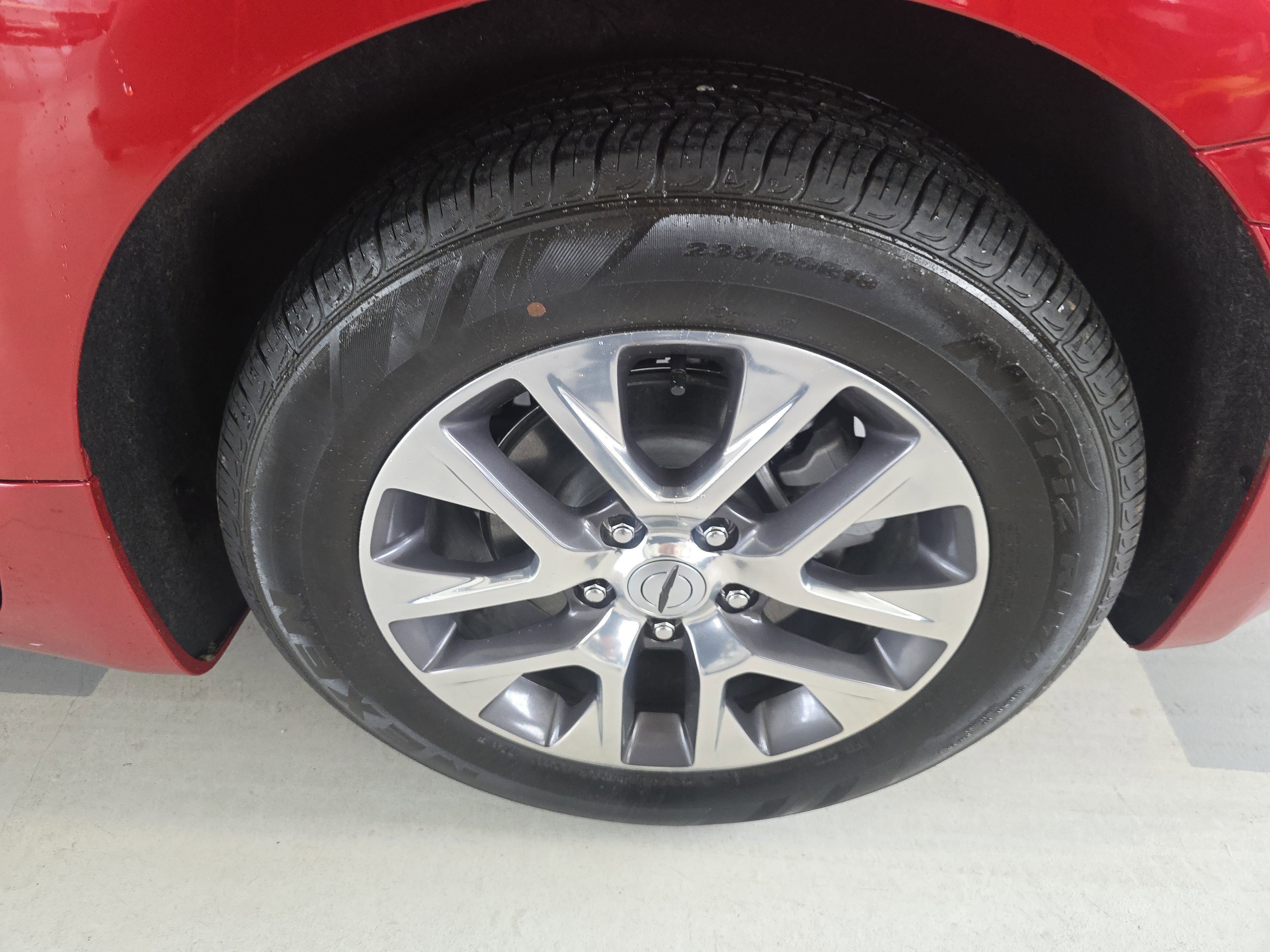 Used 2025 Chrysler Pacifica Pinnacle FWD image 7