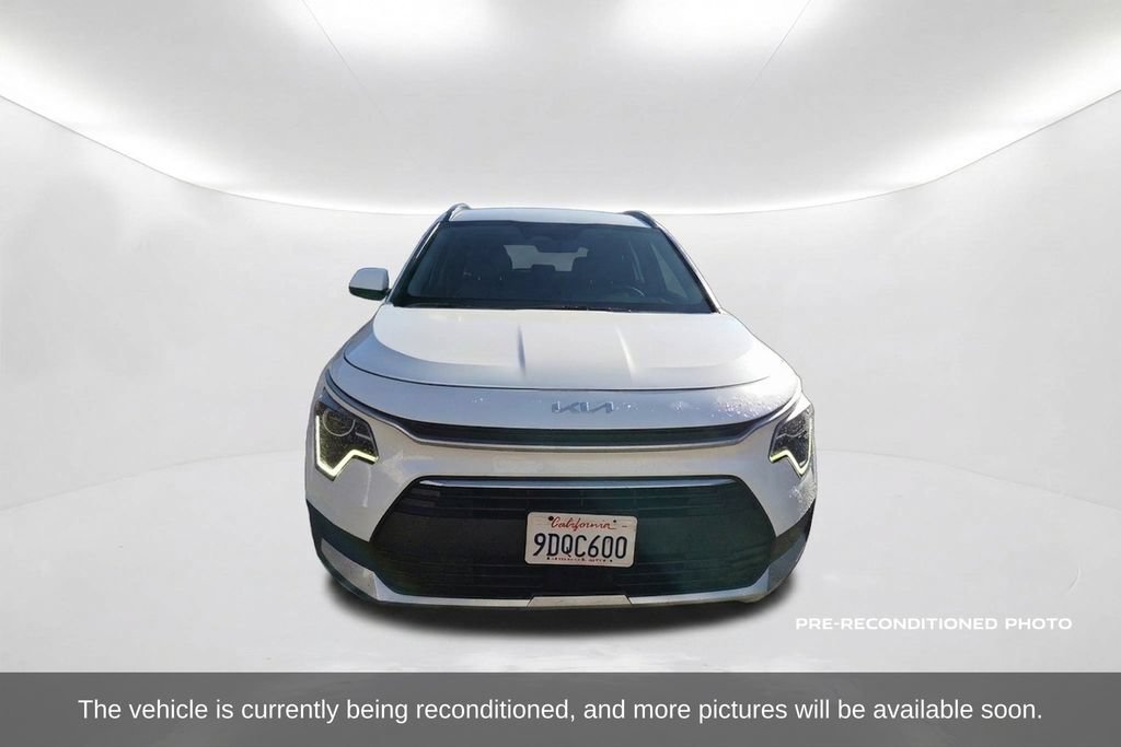 Used 2023 Kia Niro EX FWD image 2