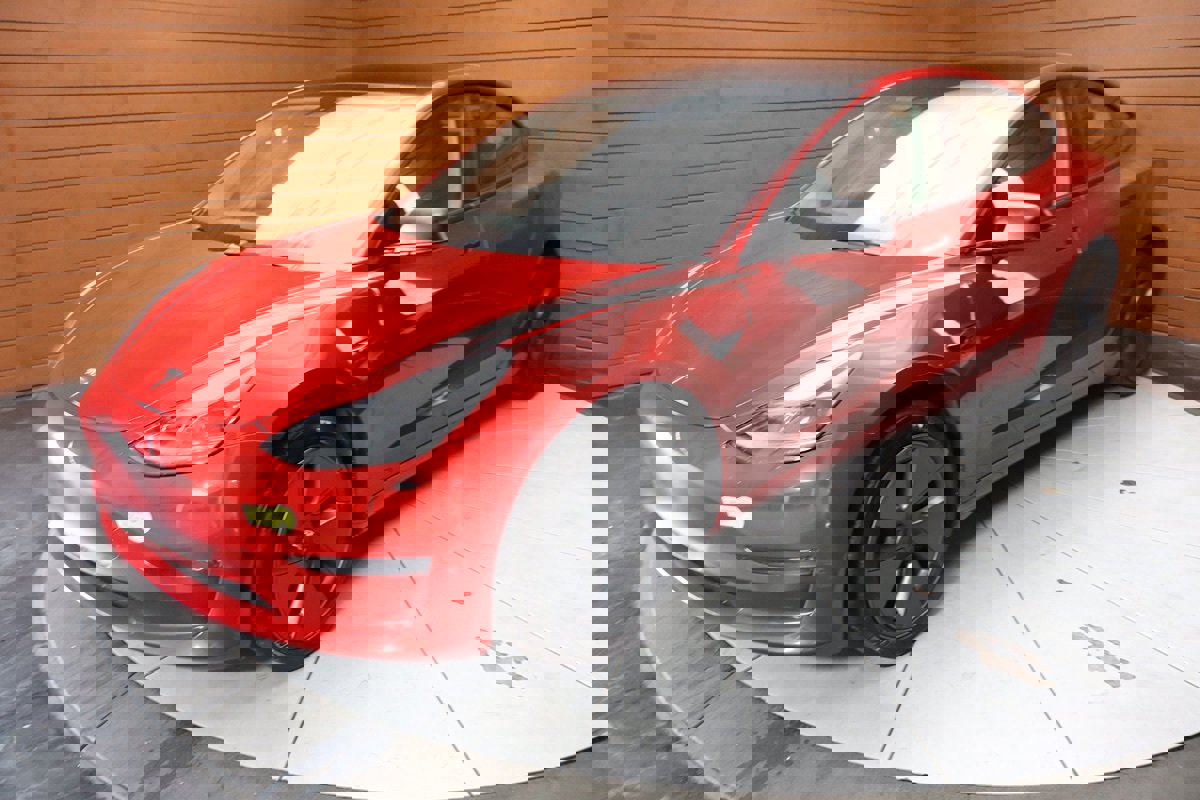 Used 2023 Tesla Model 3 Standard Range image 28