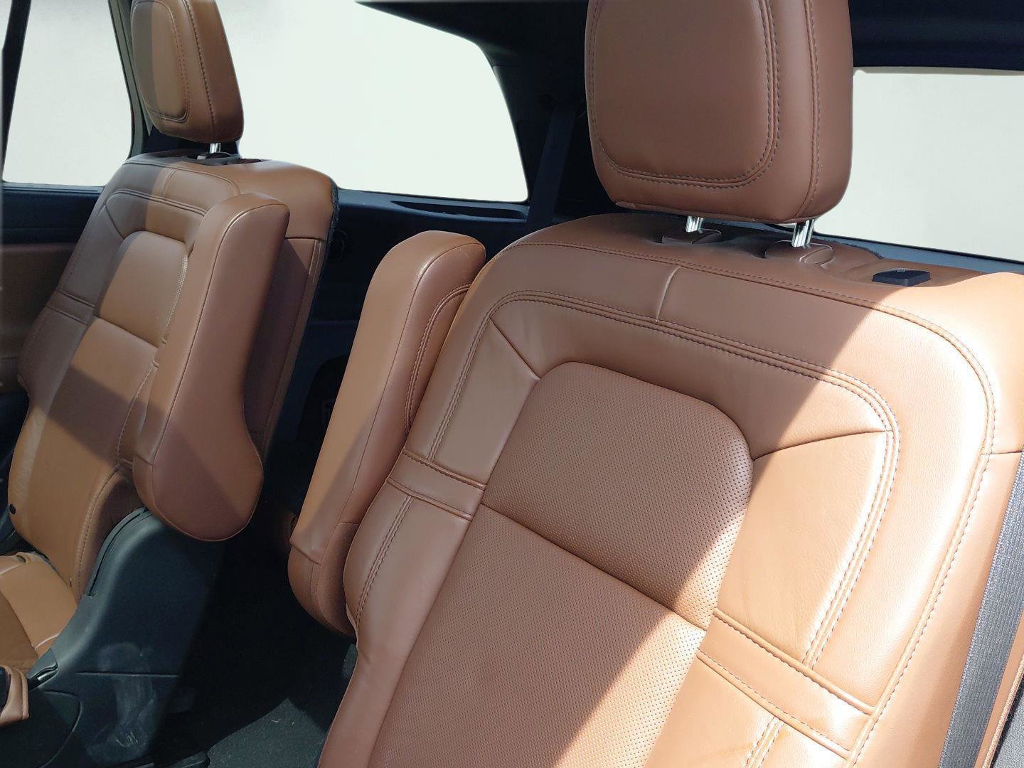 Used 2022 Lincoln Aviator Reserve w/ Equipment Group 201A AWD/4WD image 39