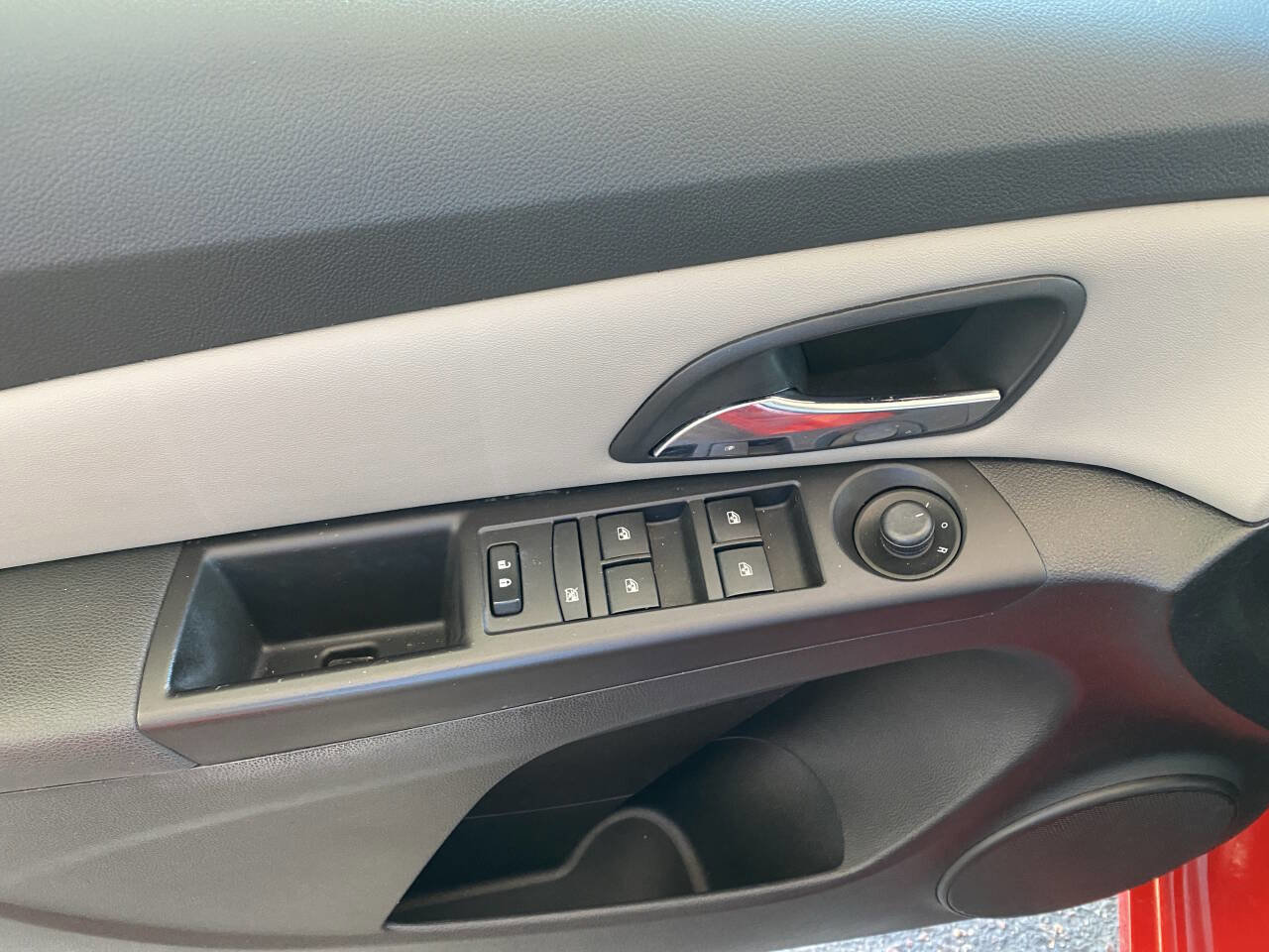 Used 2016 Chevrolet Cruze LT w/ Technology Package image 33