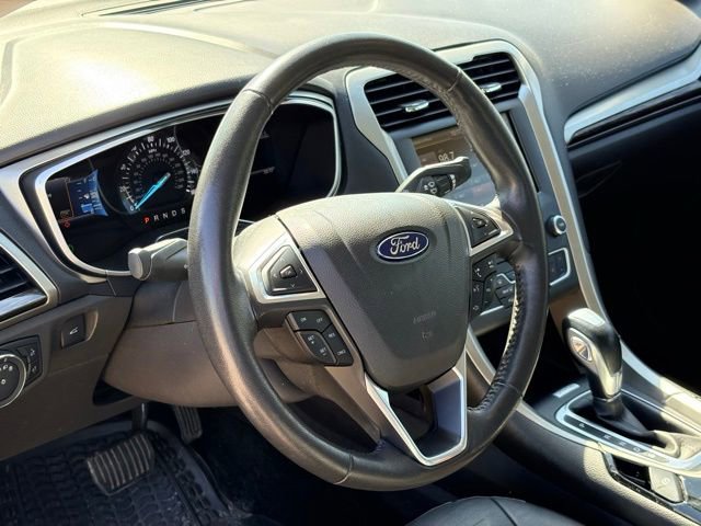 Used 2016 Ford Fusion SE w/ Equipment Group 202A FWD image 12