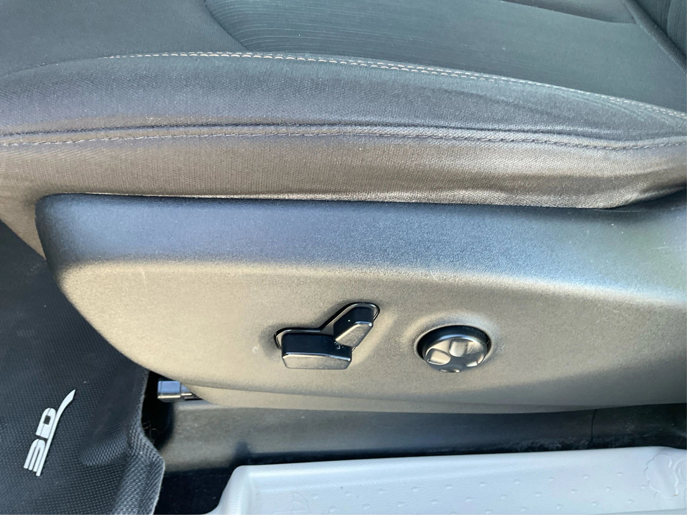 Used 2018 Chrysler Pacifica Touring Plus w/ Tire & Wheel Group image 18