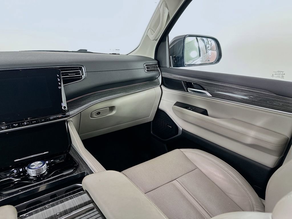 Used 2022 Jeep Wagoneer Series II image 31