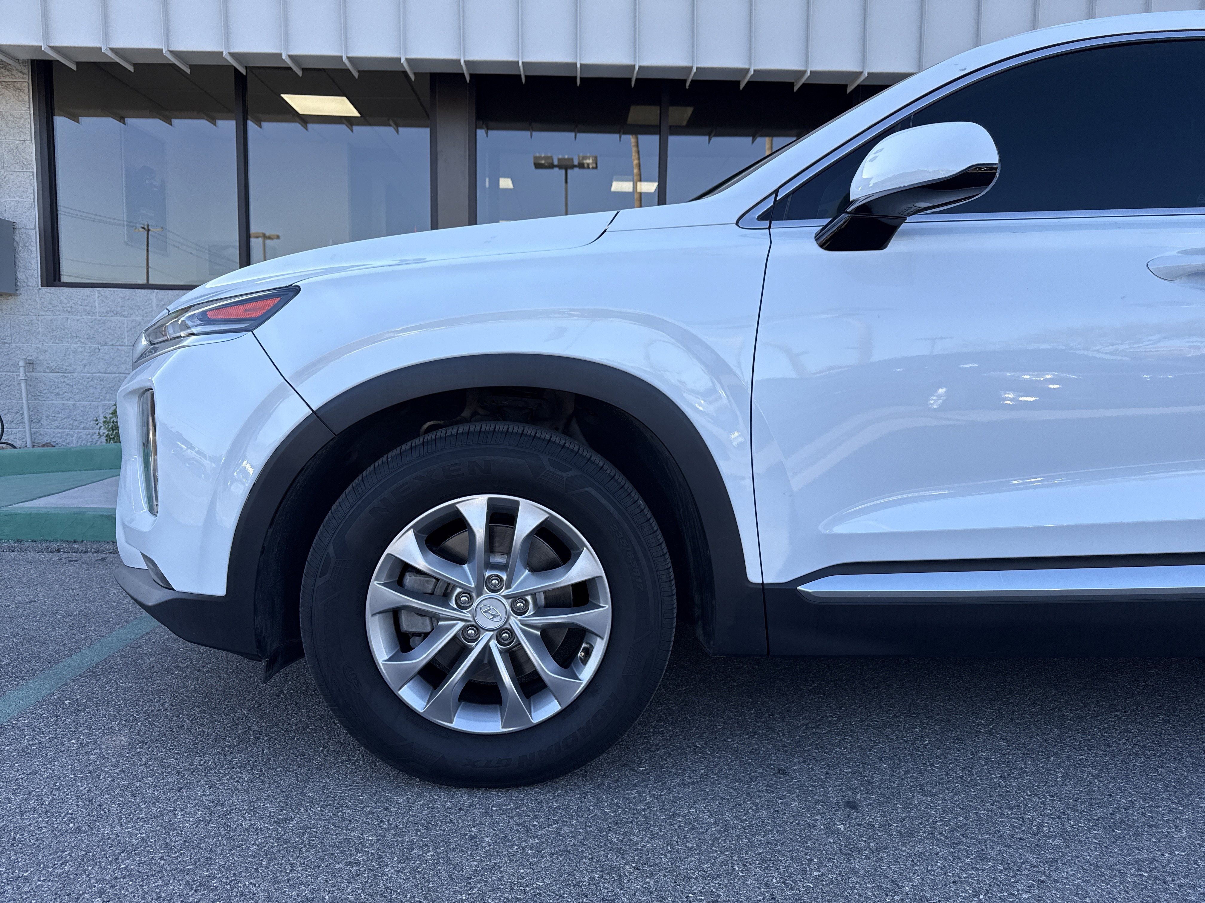 Used 2020 Hyundai Santa Fe SEL image 4