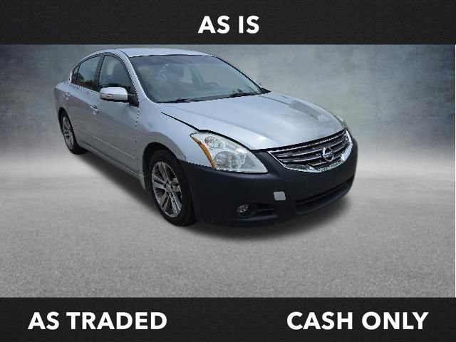 Used 2011 Nissan Altima 3.5 SR FWD image 1