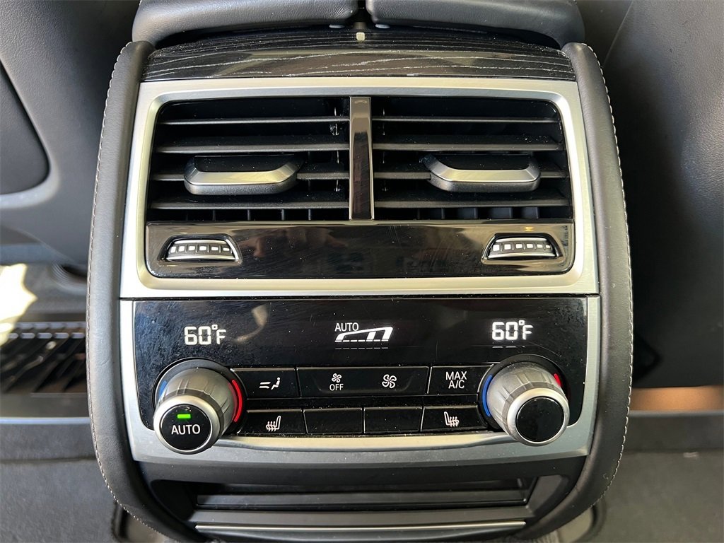 Used 2022 BMW 740i image 19