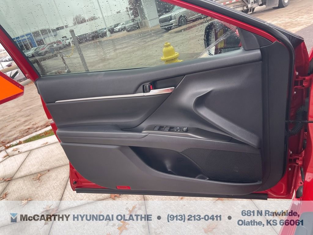 Used 2022 Toyota Camry SE image 30