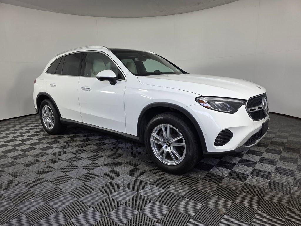Used 2023 Mercedes-Benz GLC 300 4MATIC image 8