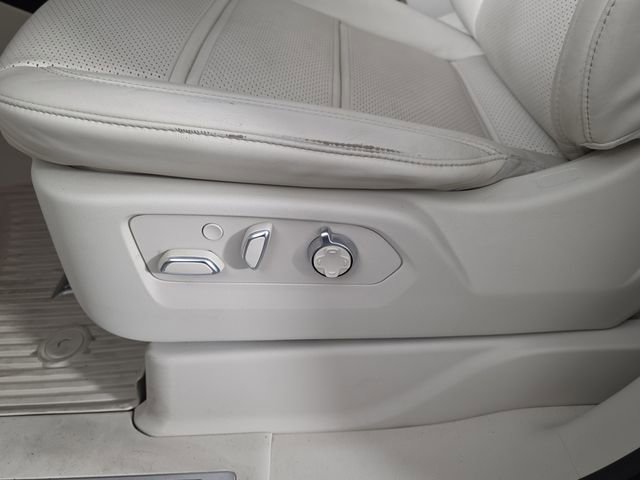 Used 2022 Cadillac Escalade ESV Sport Platinum image 18