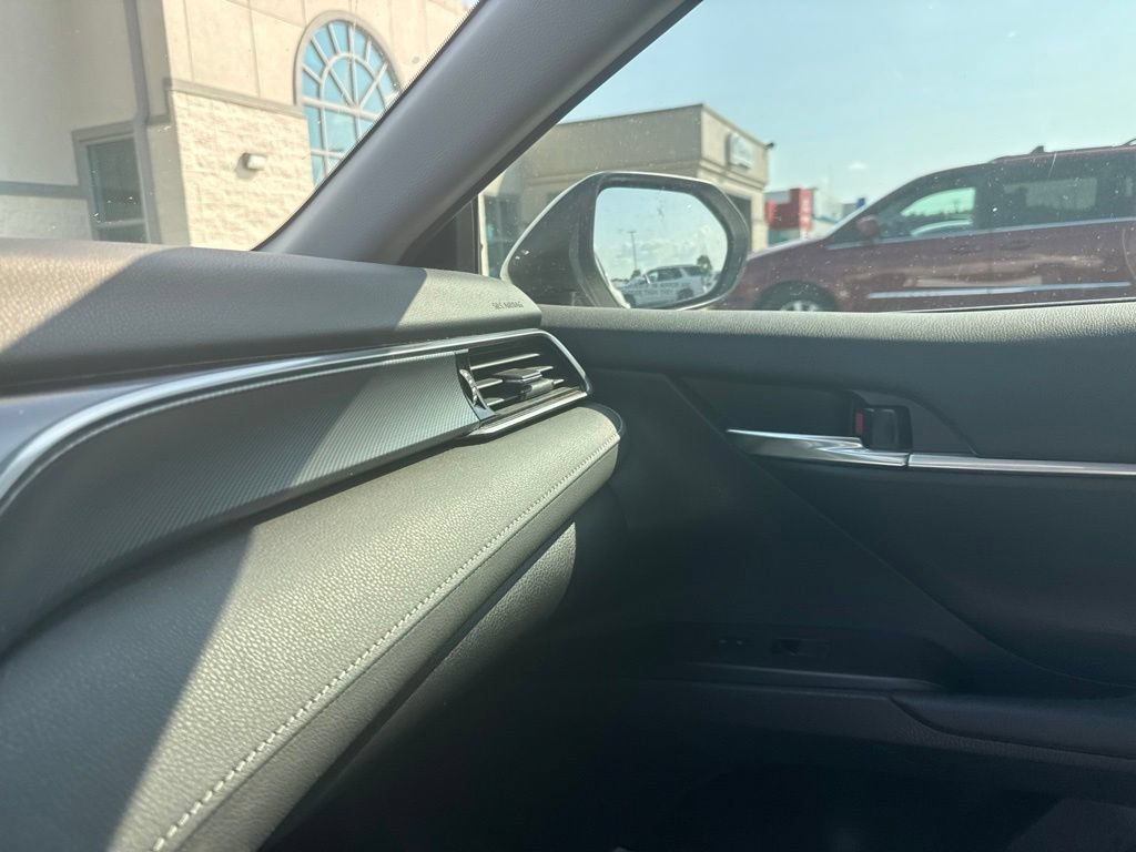 Used 2023 Toyota Camry SE FWD image 10