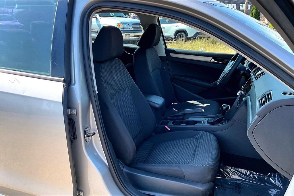 Used 2013 Volkswagen Passat 2.5 S FWD image 10