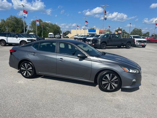 Used 2022 Nissan Altima 2.5 SV FWD image 2