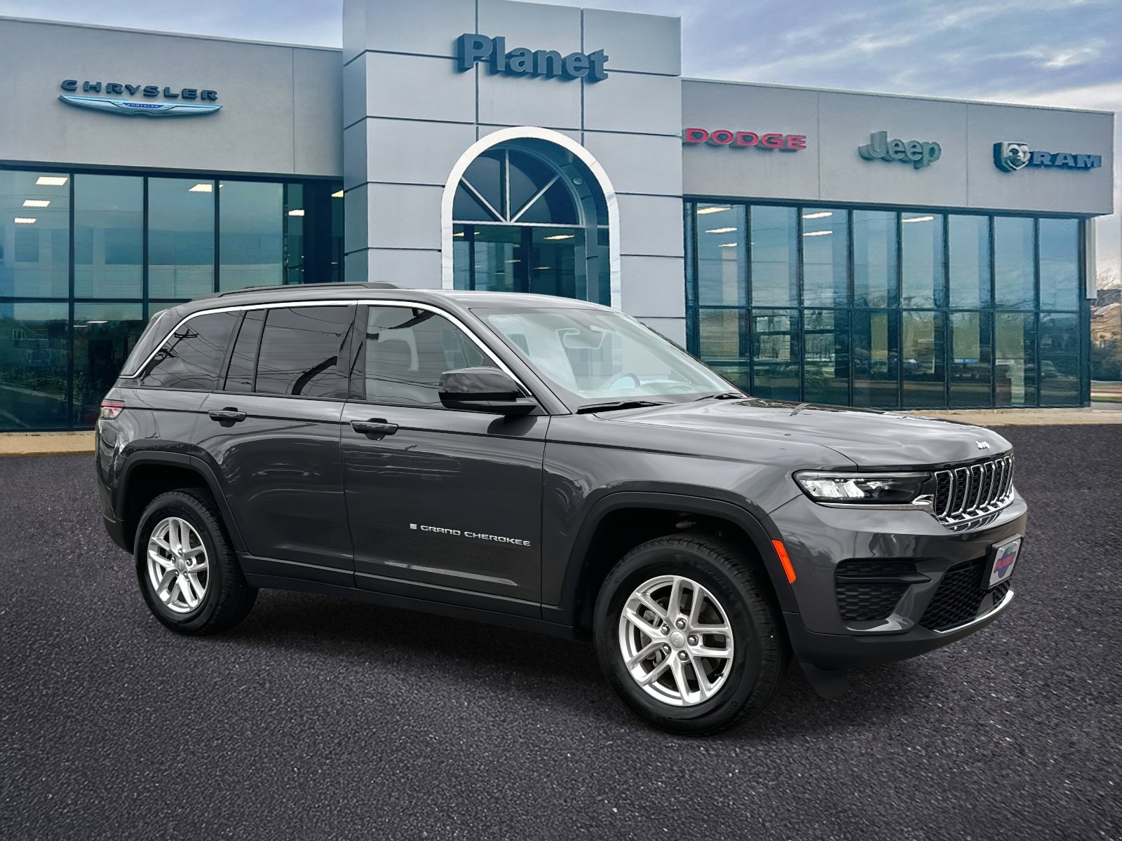 Used 2025 Jeep Grand Cherokee Laredo X video 1