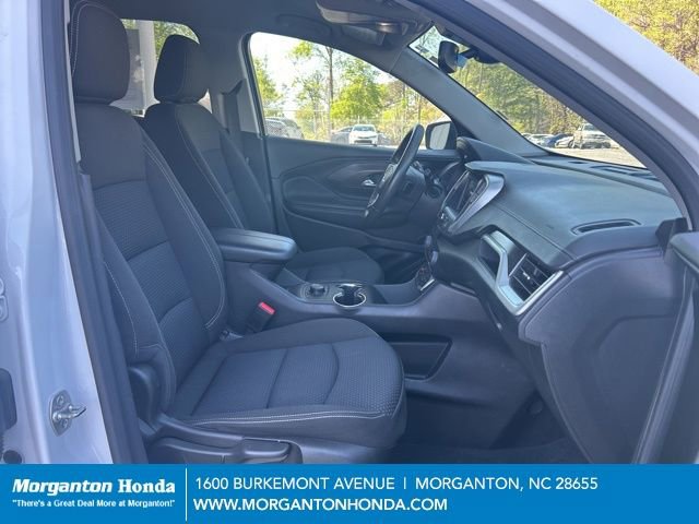 Used 2024 GMC Terrain SLE image 33