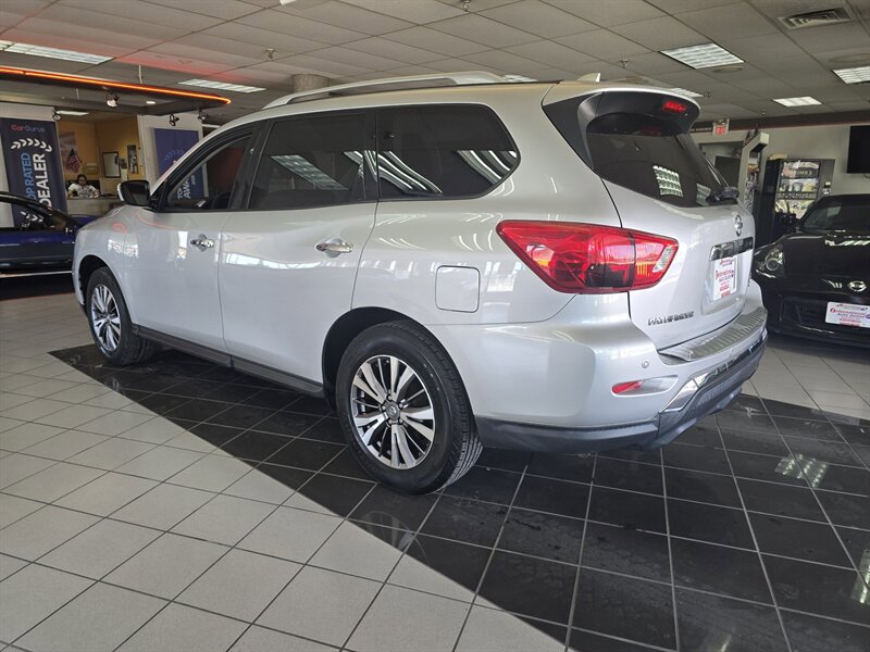 Used 2019 Nissan Pathfinder SV AWD/4WD image 6