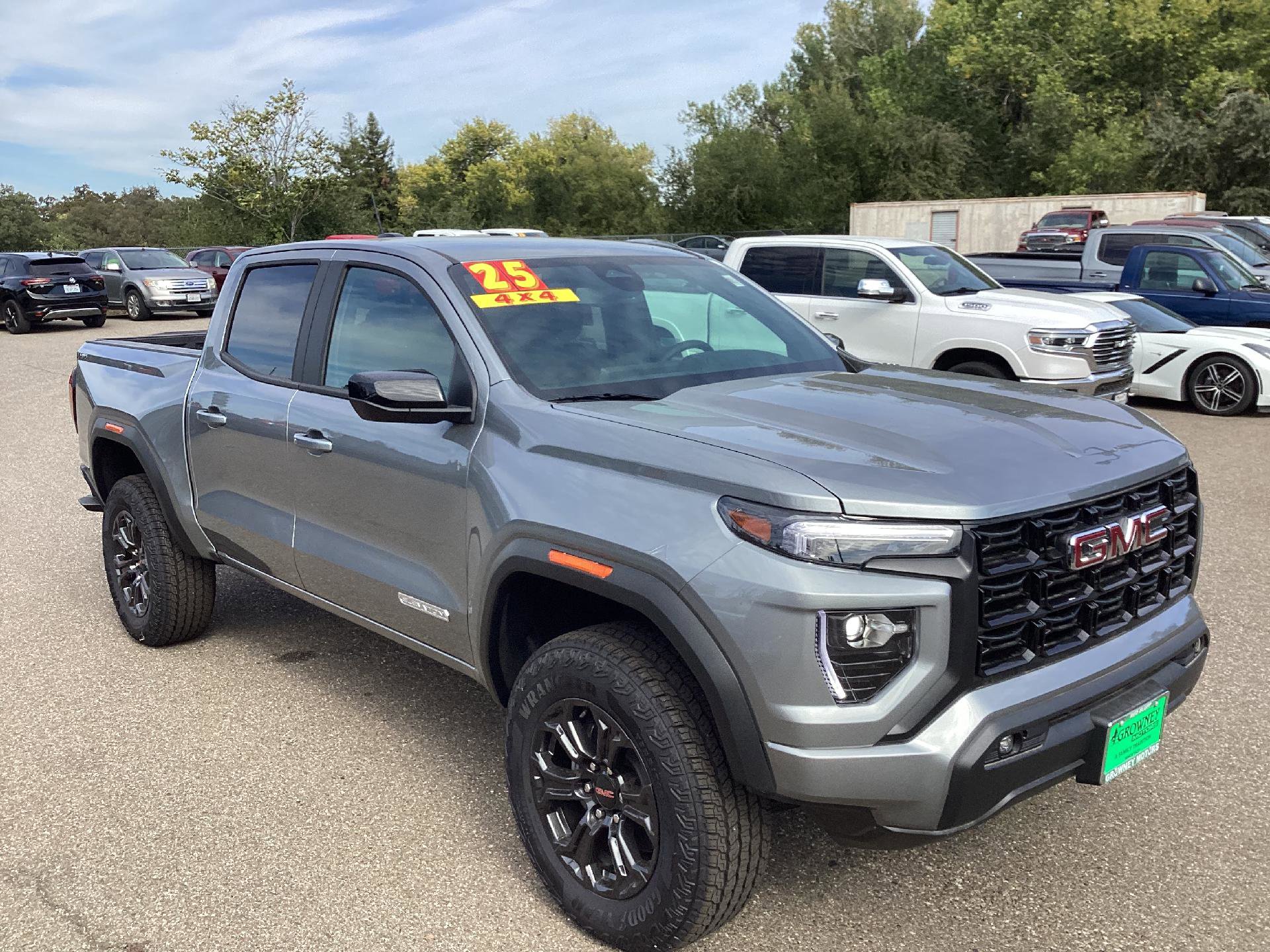 New 2025 GMC Canyon Elevation w/ Convenience Package image 3