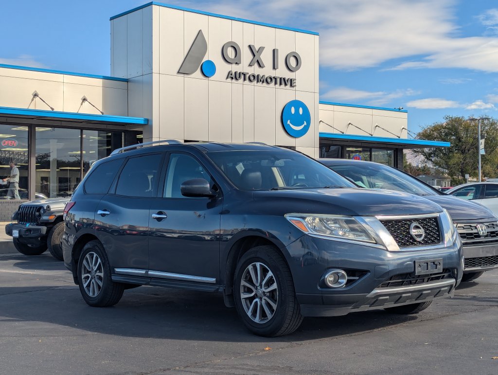 Used 2013 Nissan Pathfinder SL AWD/4WD image 1