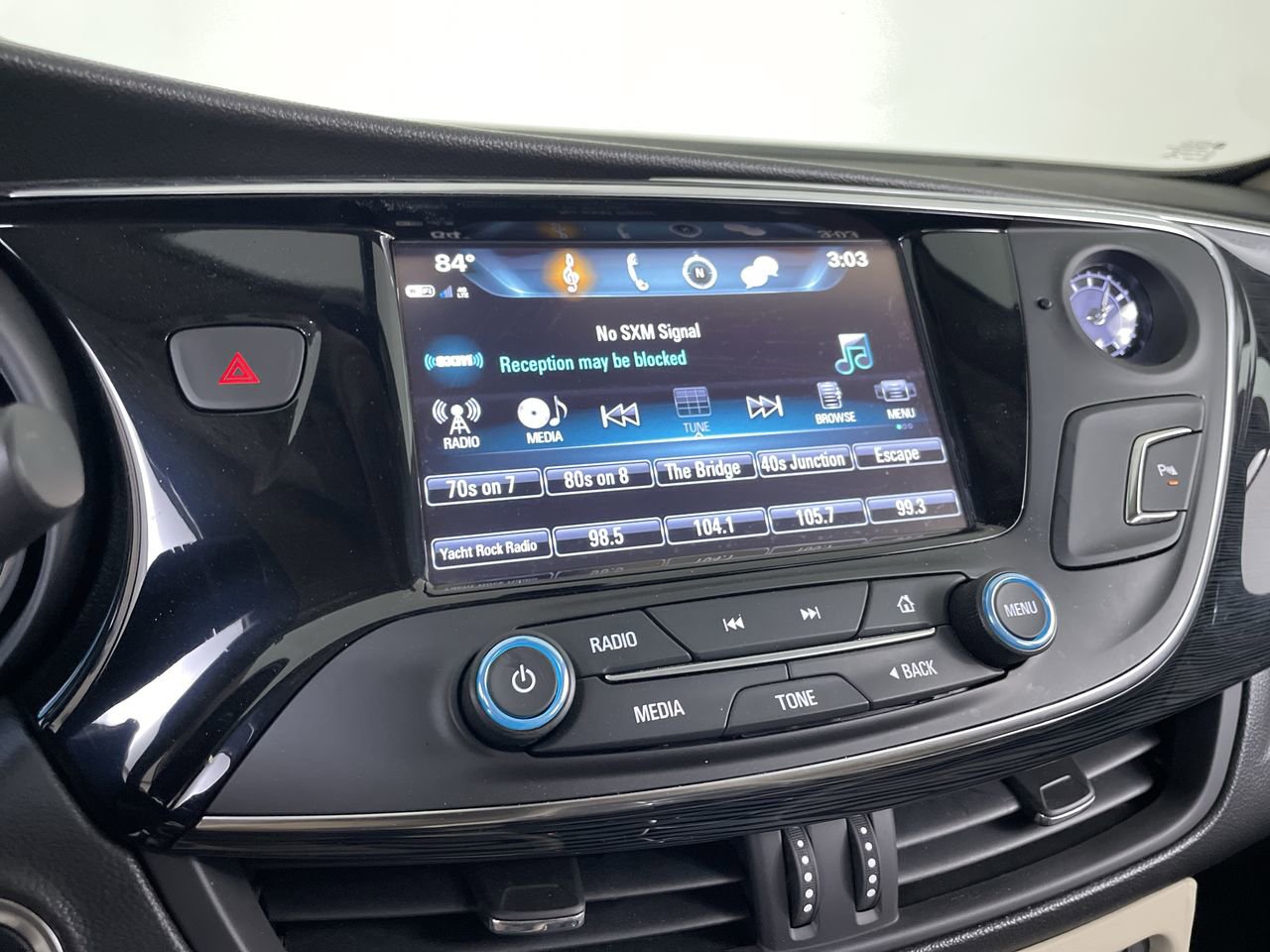 Used 2018 Buick Envision Essence AWD/4WD image 15