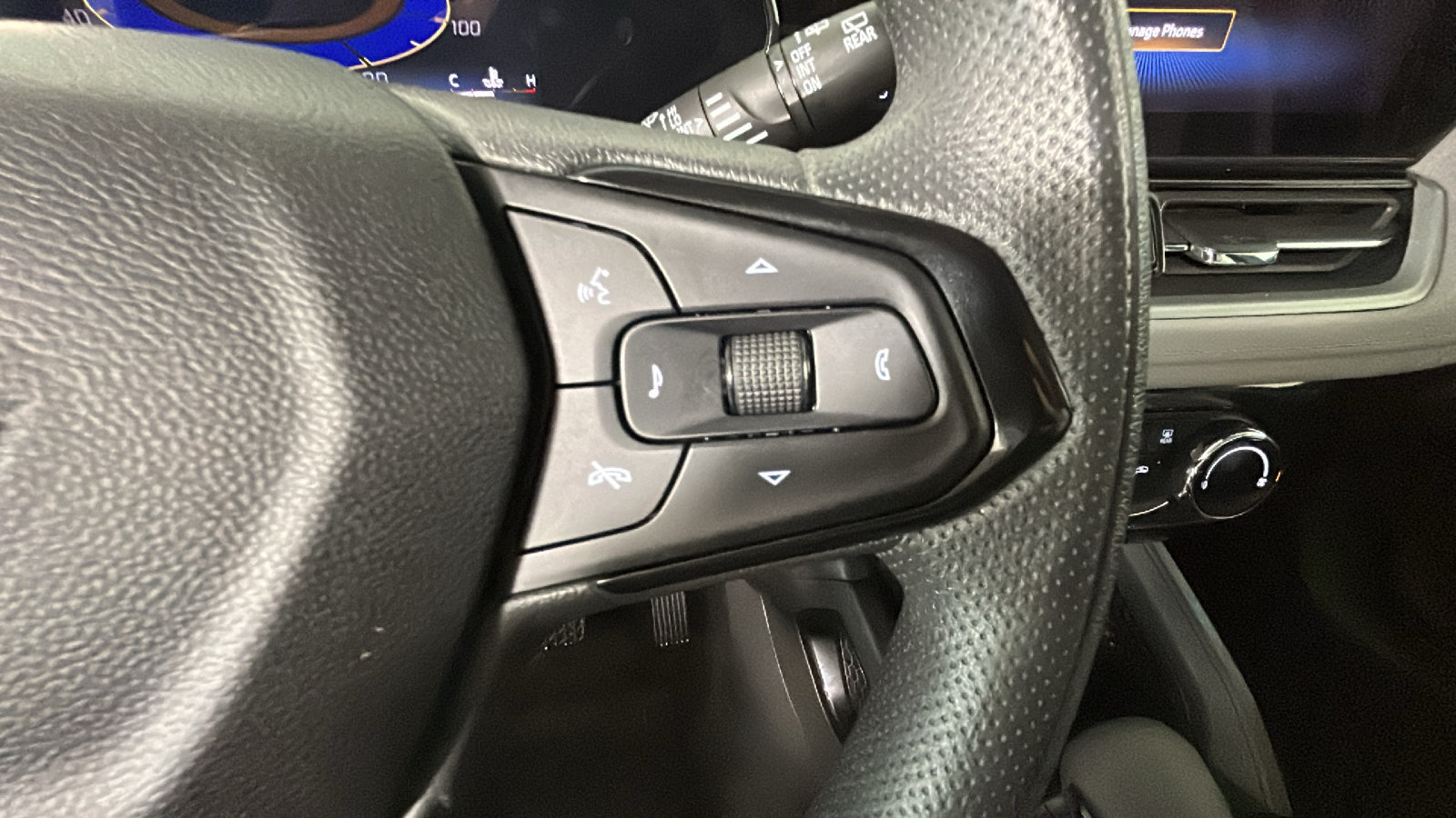 Used 2025 Chevrolet TrailBlazer LT AWD/4WD image 20